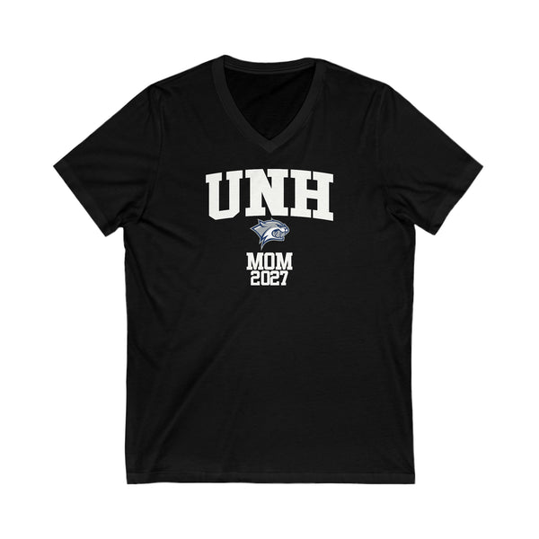 UNH Class of 2027 MOM V-Neck Tee