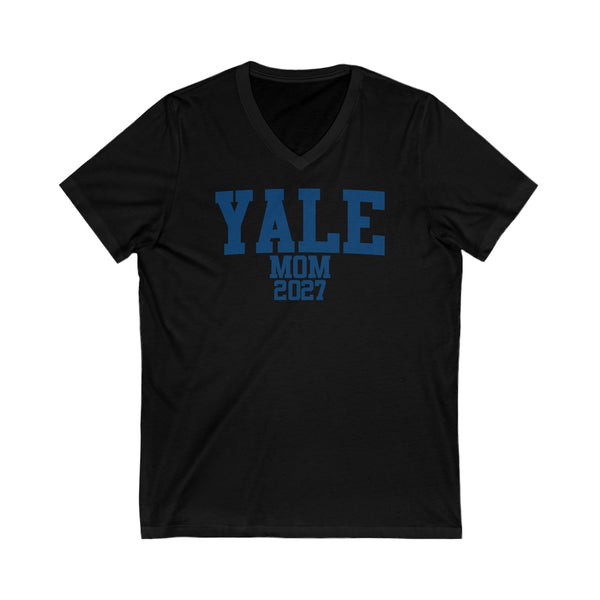 Yale Class of 2027 MOM V-Neck Tee