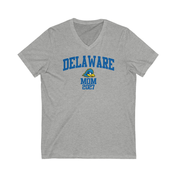 Delaware Class of 2027 MOM V-Neck Tee