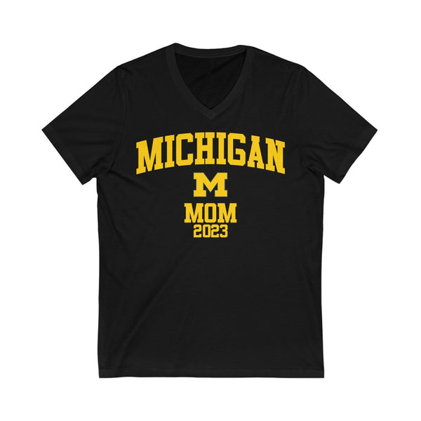 Michigan Class of 2023 - MOM V-Neck Tee