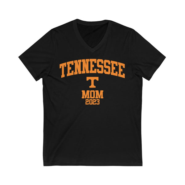 UTK Class of 2023 - MOM V-Neck Tee