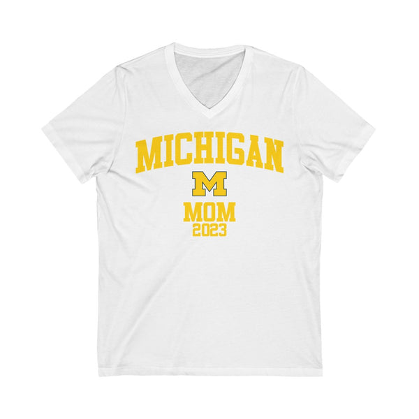 Michigan Class of 2023 - MOM V-Neck Tee
