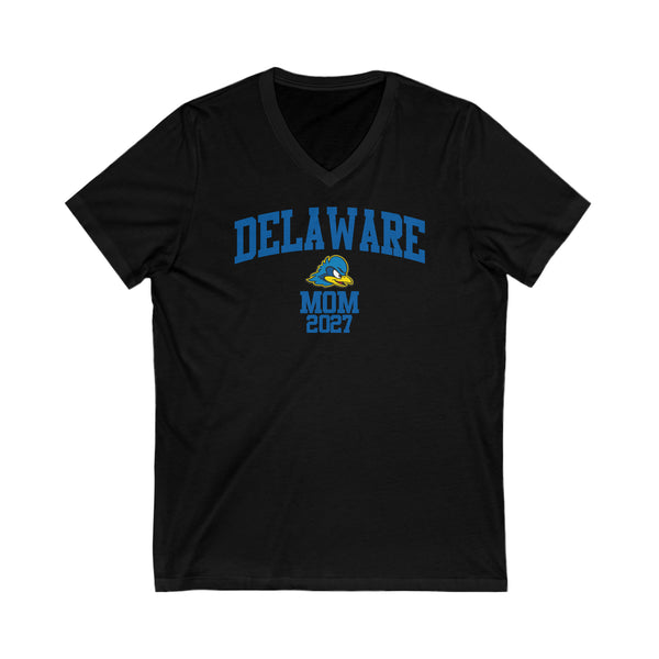 Delaware Class of 2027 MOM V-Neck Tee