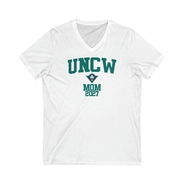 UNCW Class of 2027 MOM V-Neck Tee