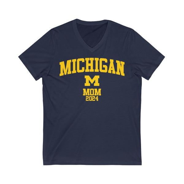 Michigan Class of 2024 - MOM V-Neck Tee